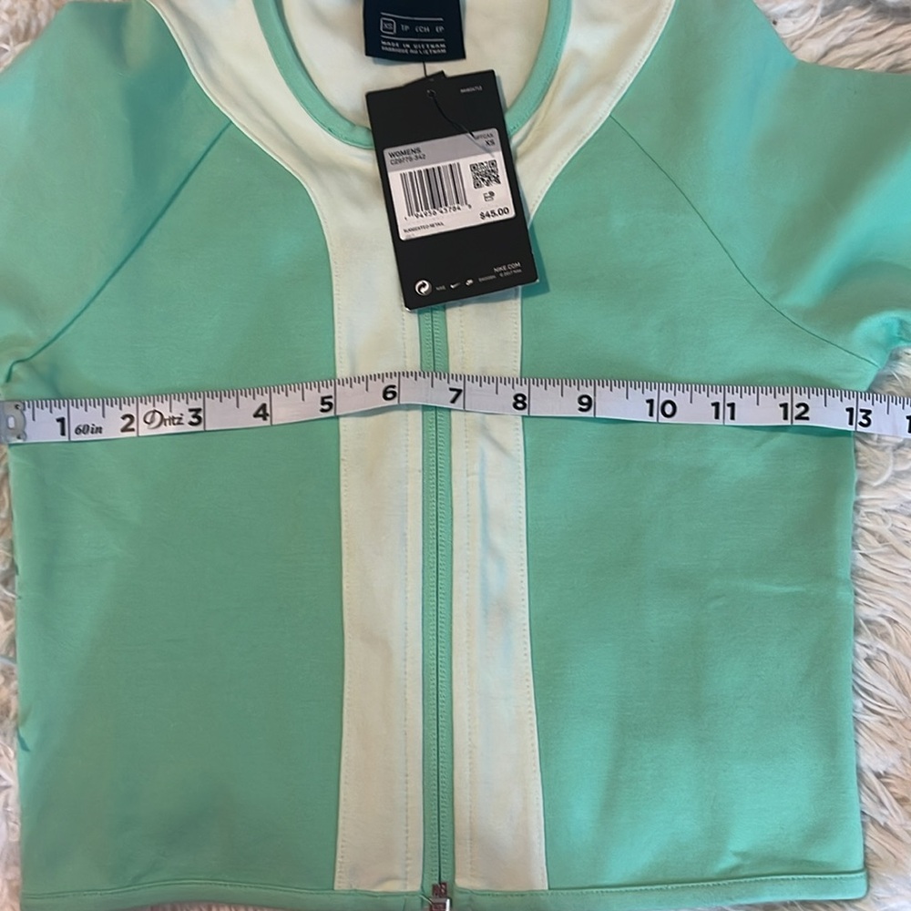 Nike Women’s Sportswear Street Short Sleeve Crop - Picture 6 of 9